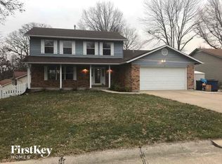 2 Graystone Ct, Saint Charles, MO