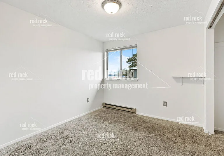4733 N Sullivan Rd — Photo 14
