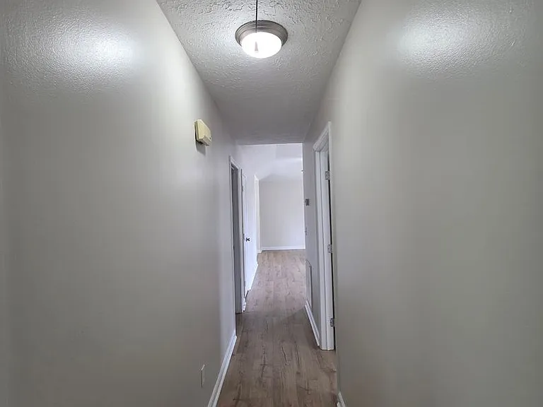 307 Castlewood Dr — Photo 9