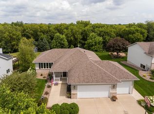 5236 Nicklaus Dr NW, Rochester, MN 55901