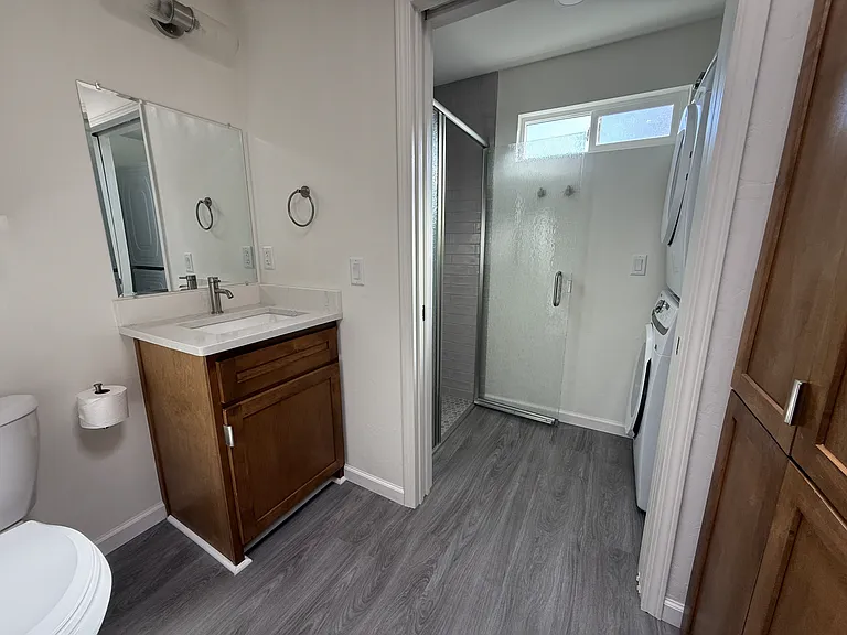 5564 E Camden St #B — Photo 8