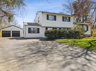 15 Vauxhall Rd, East Brunswick, NJ 08816