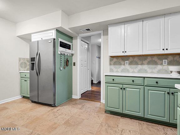 5th image of 613 Haifa Court