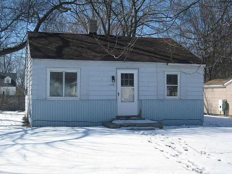 1173 Heavenridge Rd photo 1