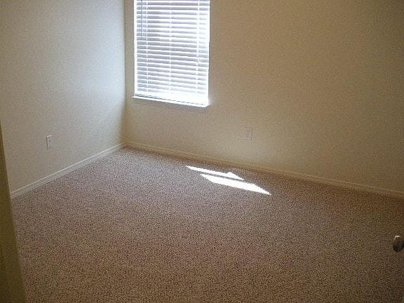 5th image of 2417 Trailwood Dr