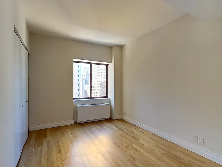 260 W 52nd St #25A — Photo 7
