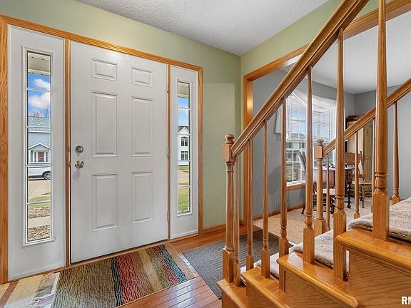 3rd image of 5615 Hillside Ct