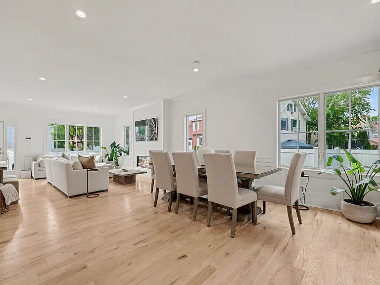 Oversized windows, and an open layout