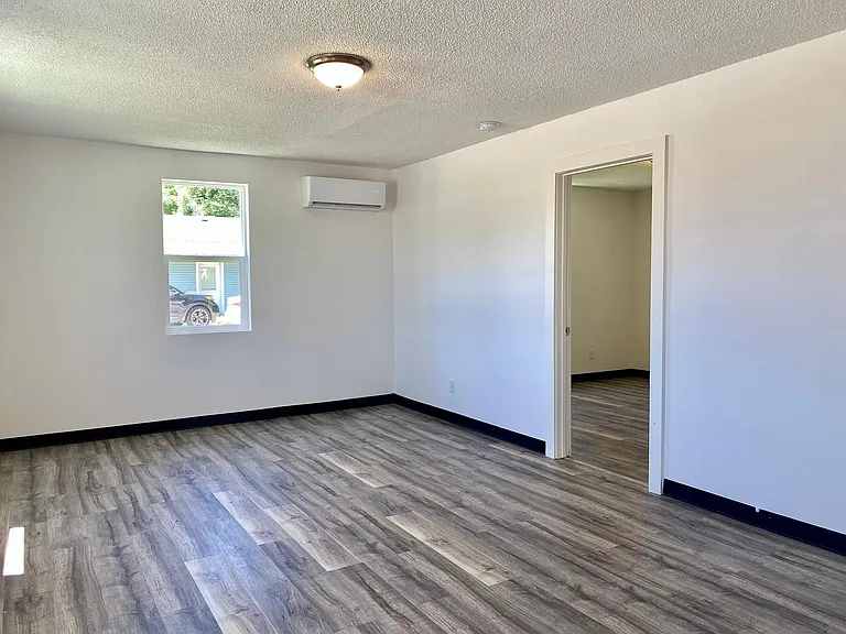 405 Riley Ave #B — Photo 4