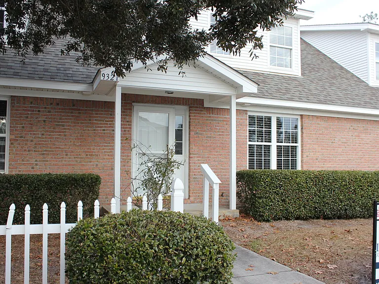 9321 Line Dr — Photo 4