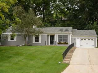 1122 10th St SW, Rochester, MN 55902