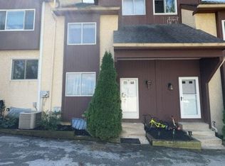 324 W Wayne Ave, Wayne, PA 19087