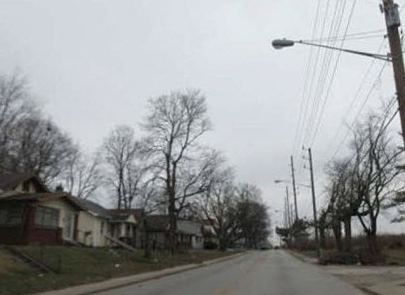 5th image of 705 N Sherman Dr