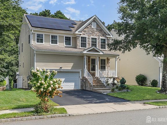 2nd image of 32 Walden Ct