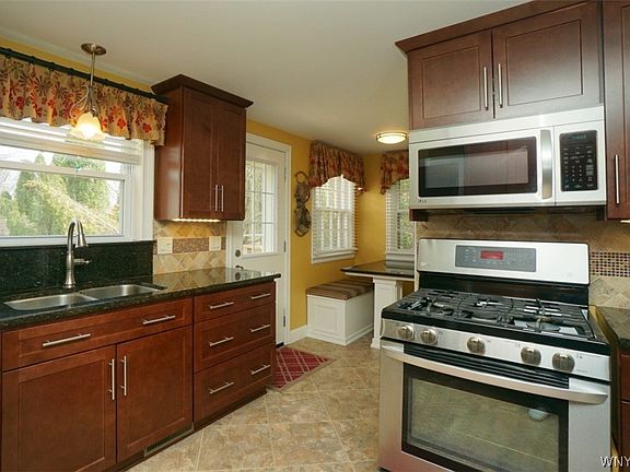 5th image of 23 Concord Dr