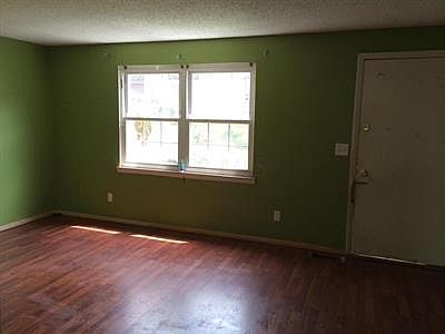 2nd image of 4875 Foxcroft Ct #G-8
