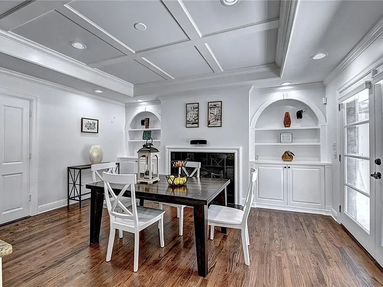 1227 Sheridan Rd NE — Photo 8