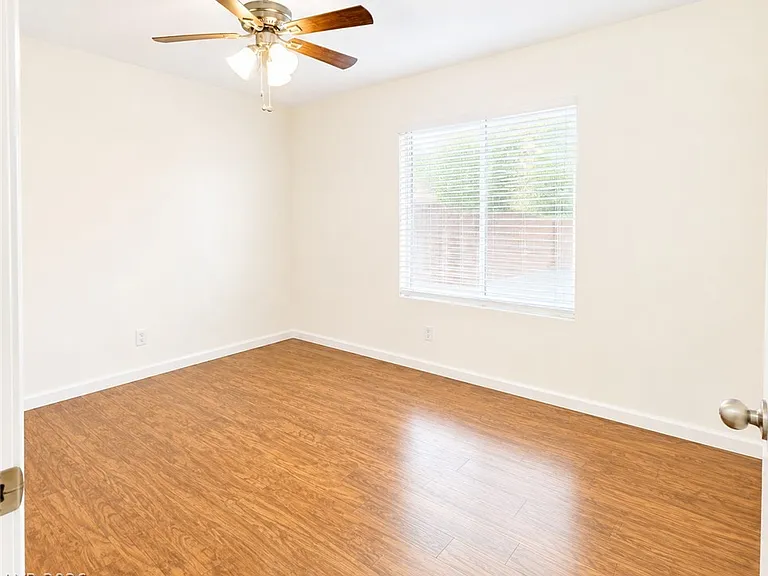 9056 Trumpet Ct — Photo 19