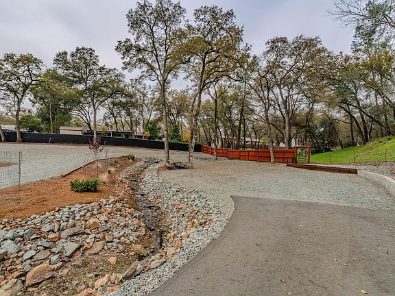 2nd image of 7126 Westhill Rd