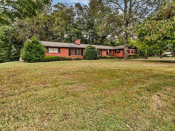 2nd image of 6 Canterbury Rd