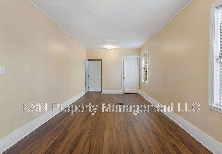 1921 Reynolds St — Photo 10
