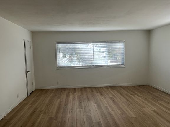 2nd image of 4415 Ventura Canyon Ave #7B