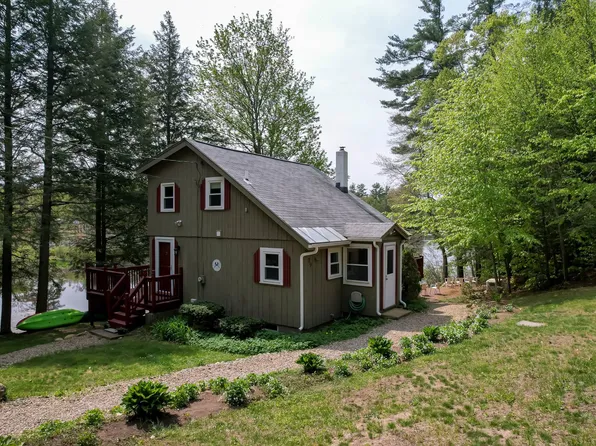 29 Hammond Road, Deerfield, NH 03037