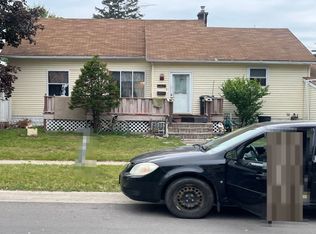 1203 Division St, Port Huron, MI