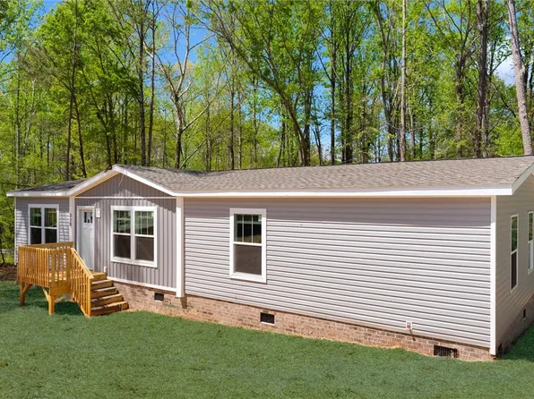 328 Francis St, Norris, SC 29667