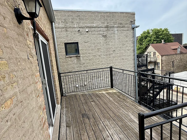 1312 N Claremont Ave #3 — Photo 10