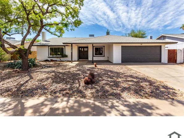 5129 E Half Moon Dr, Phoenix, AZ 85044