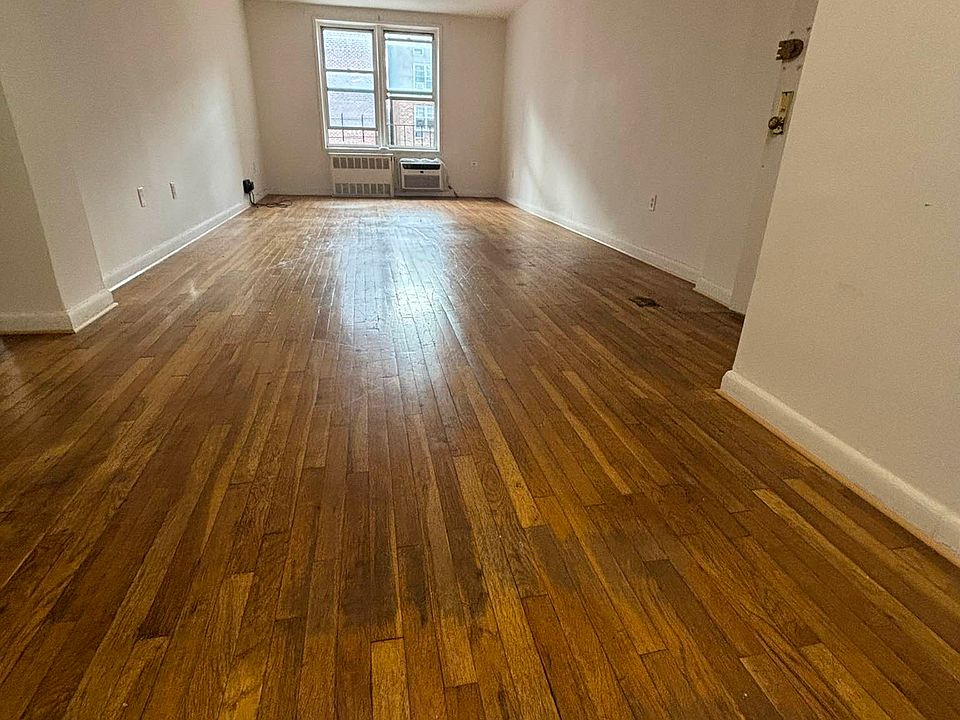 2nd image of 3420 Parsons Blvd APT 2D
