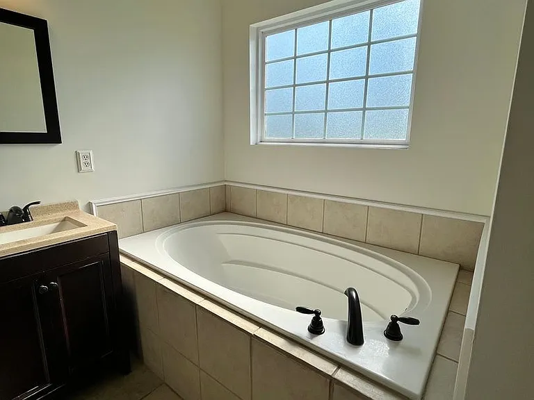 715 Sark Dr — Photo 14