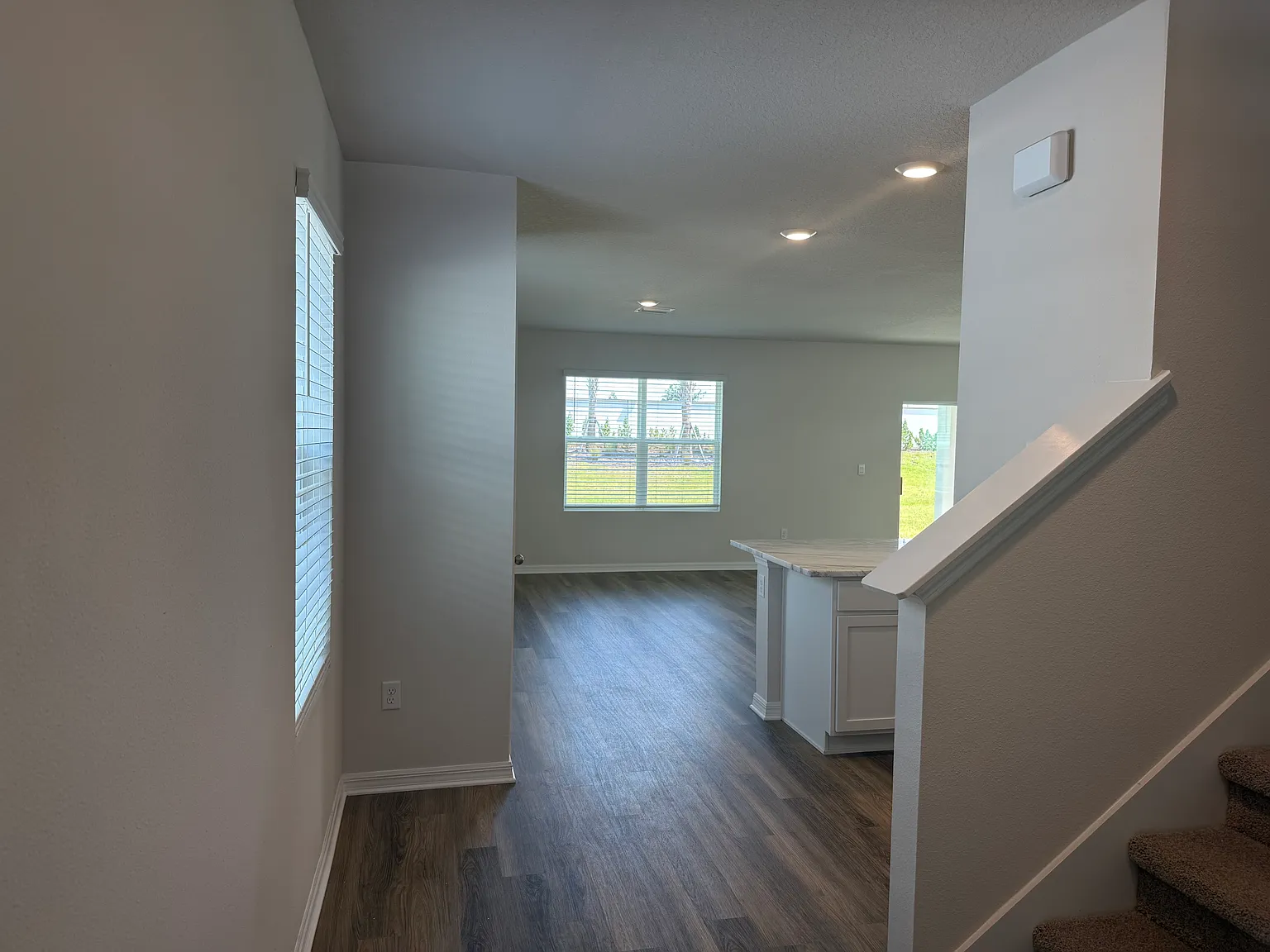 3427 Hilltop Cir — Photo 3