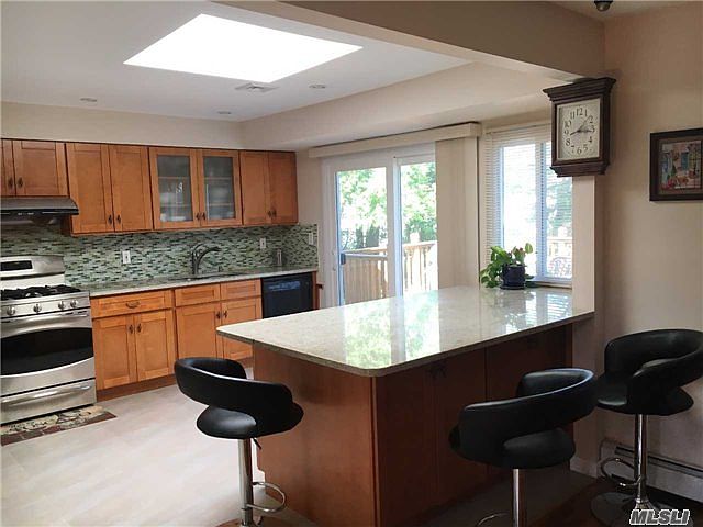 1st image of 351 Elm Dr