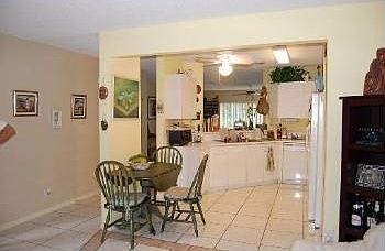 4th image of 10116 Royal Palm Blvd