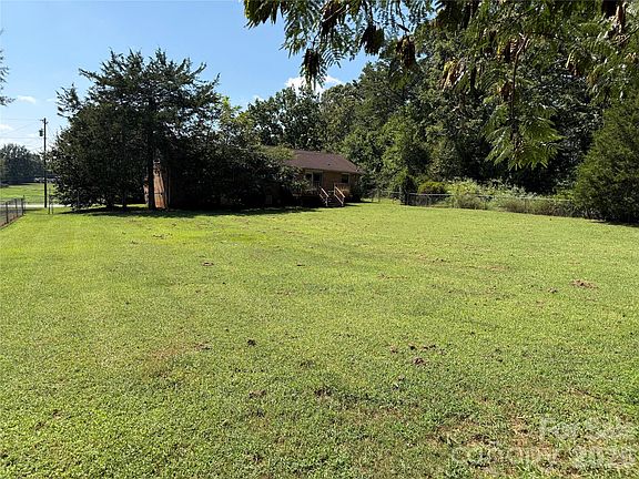 3rd image of 269 Old Henrietta Rd