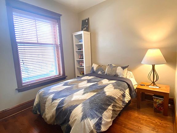 3rd image of 4847 N Winchester Ave #2F