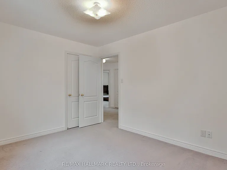 15 Briarglen Rd — Photo 34