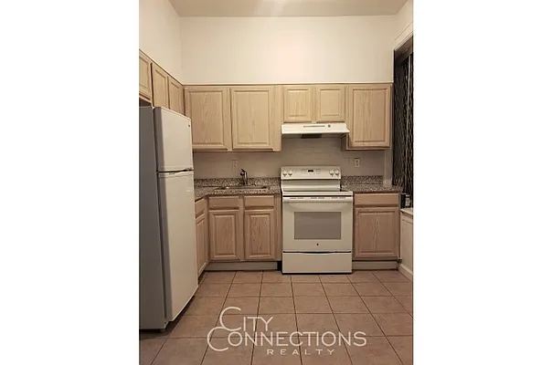 Rented by City Connections Realty | media 16