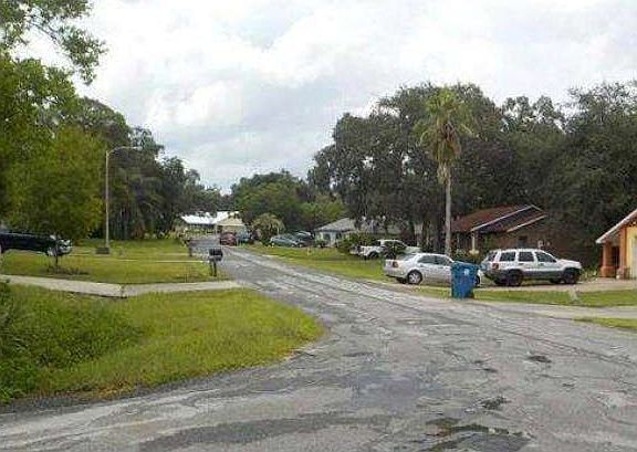 3rd image of 8803 N Mulberry St