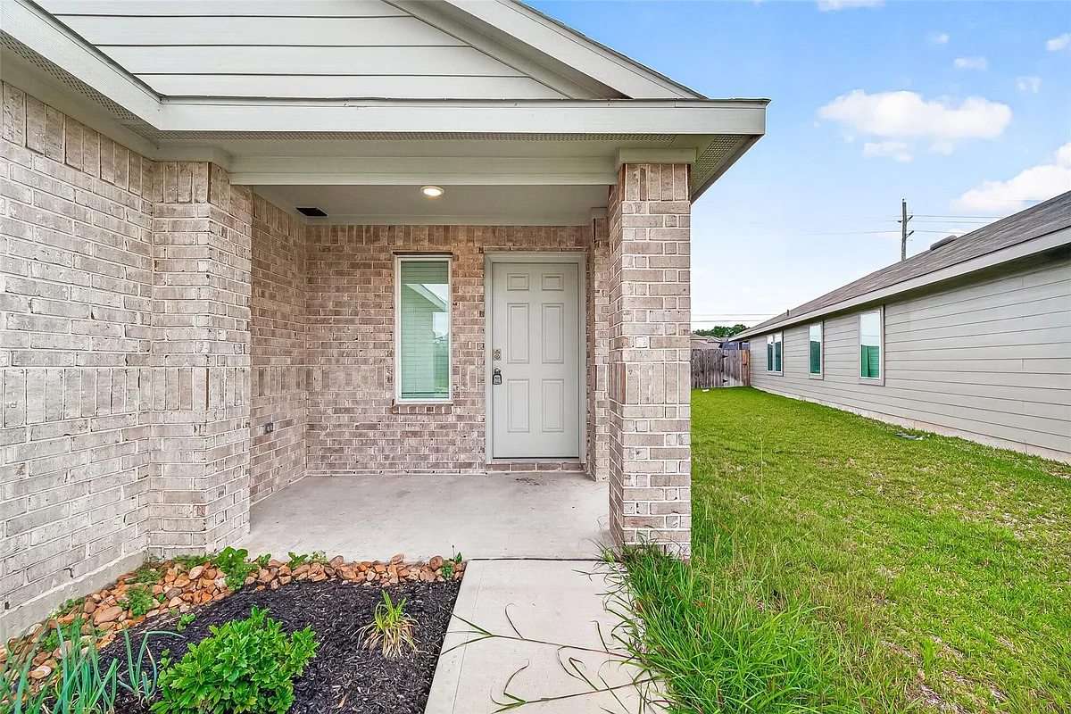 Building Photo - 1710 Legacy Hills Dr