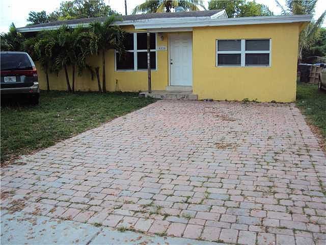 2nd image of 4230 SW 33rd Dr