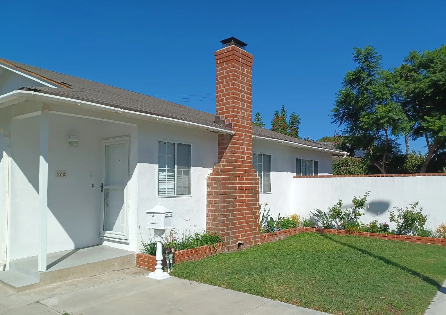 3 bed, 1.5 bath, 1016 sqft, $4,300 — Photo 1