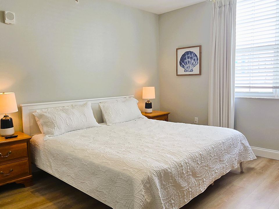 1st image of 630 S Sapodilla Avenue #521