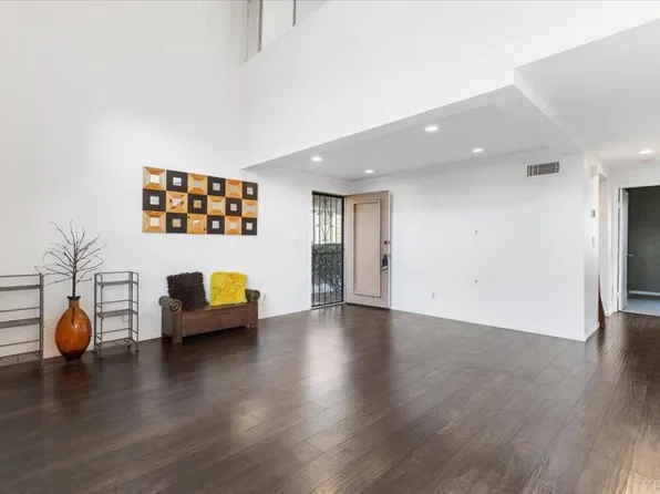 7392 Tooma St #200, San Diego, CA 92139