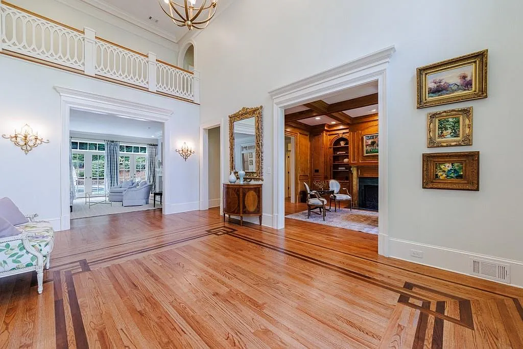 5 bed, 5.5 bath, 5240 sqft, $17,000 — Photo 4