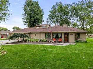 36134 Paddock Dr, Clinton Township, MI 48035