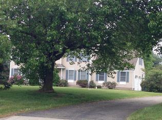 35 Hog Hollow Rd, Pittstown, NJ 08867