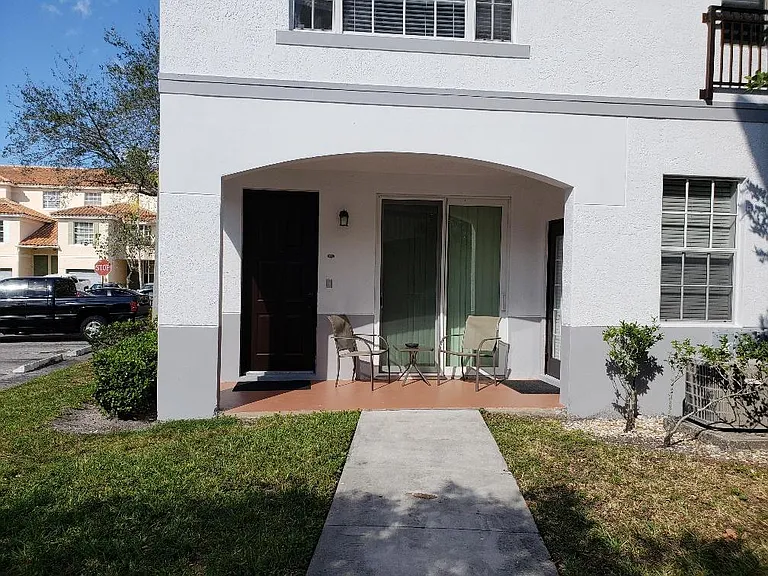 781 SW 148th Ave #1515 — Photo 2
